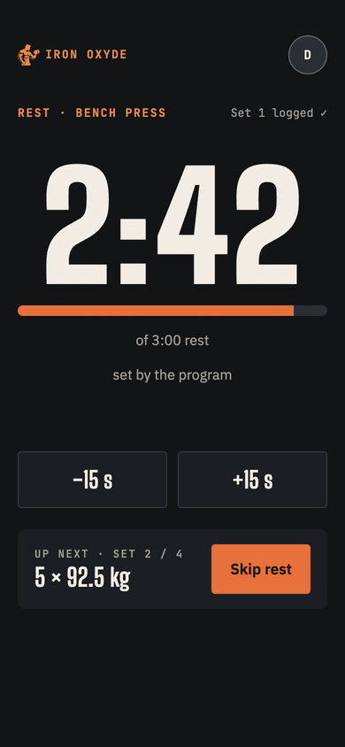 The rest timer counting down a 3:00 rest, with minus and plus 15 second buttons and the next set, 5 × 92.5 kg.